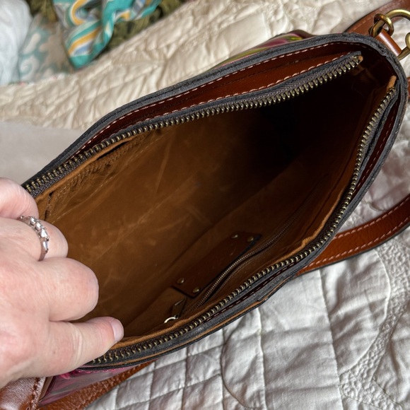 NWOT Patricia Nash Nova Bougainvillea Along the Coast Leather Crossbody - Picture 5 of 9